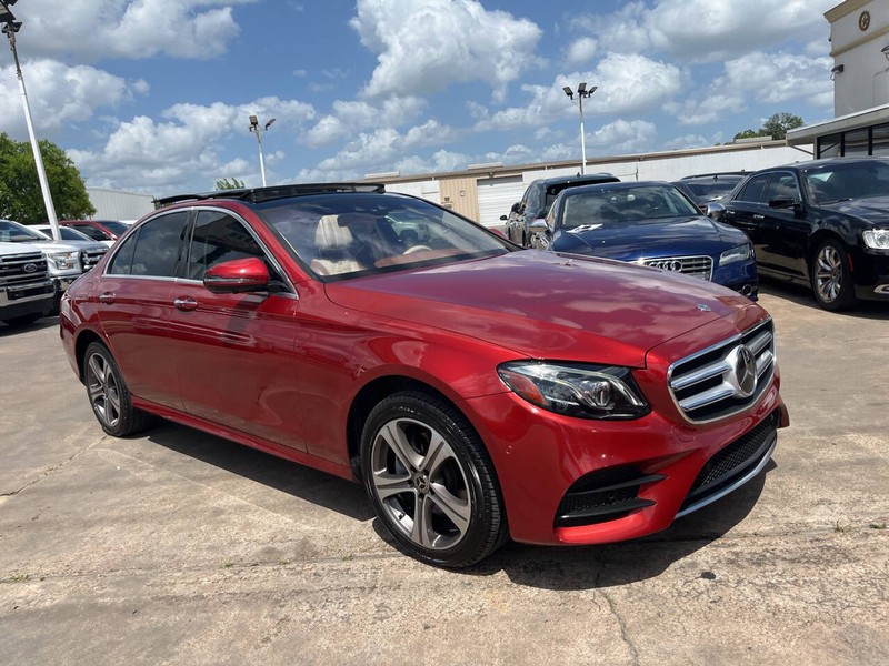 Mercedes-Benz E-Class Vehicle Image 03