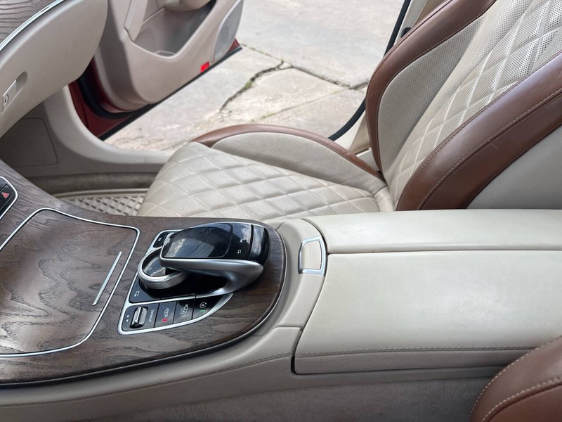 Mercedes-Benz E-Class Vehicle Image 18