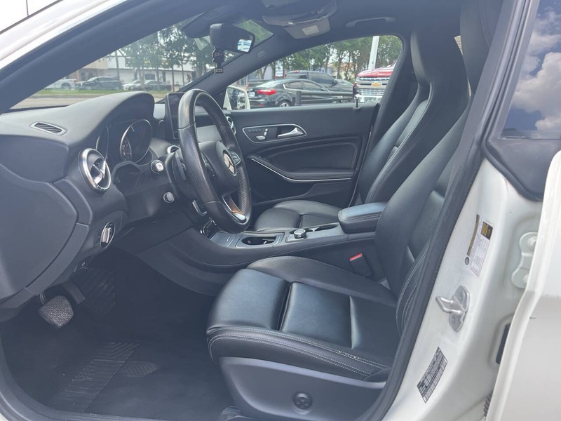 Mercedes-Benz CLA Vehicle Image 07