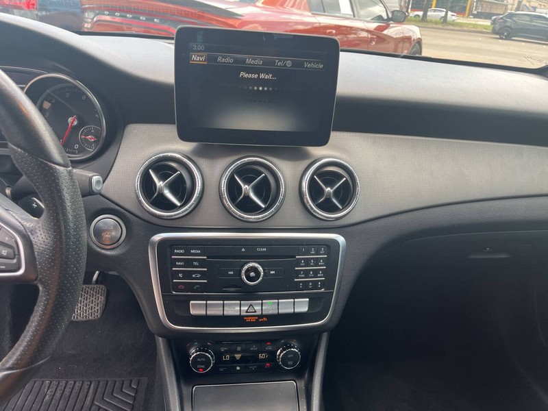 Mercedes-Benz CLA Vehicle Image 14
