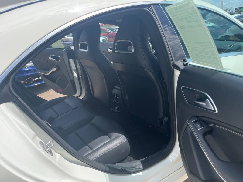 Mercedes-Benz CLA Vehicle Image 19
