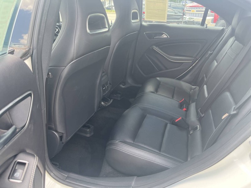 Mercedes-Benz CLA Vehicle Image 20