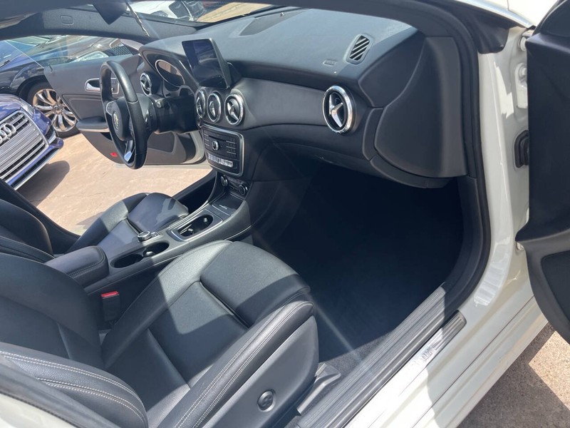 Mercedes-Benz CLA Vehicle Image 23