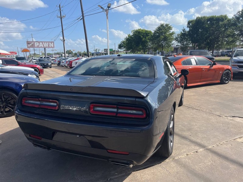 Dodge Challenger Vehicle Image 03