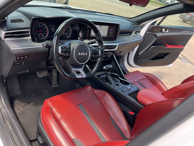 Kia K5 Vehicle Image 10