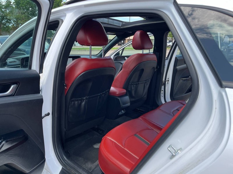 Kia K5 Vehicle Image 21