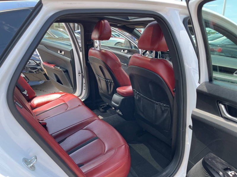 Kia K5 Vehicle Image 24