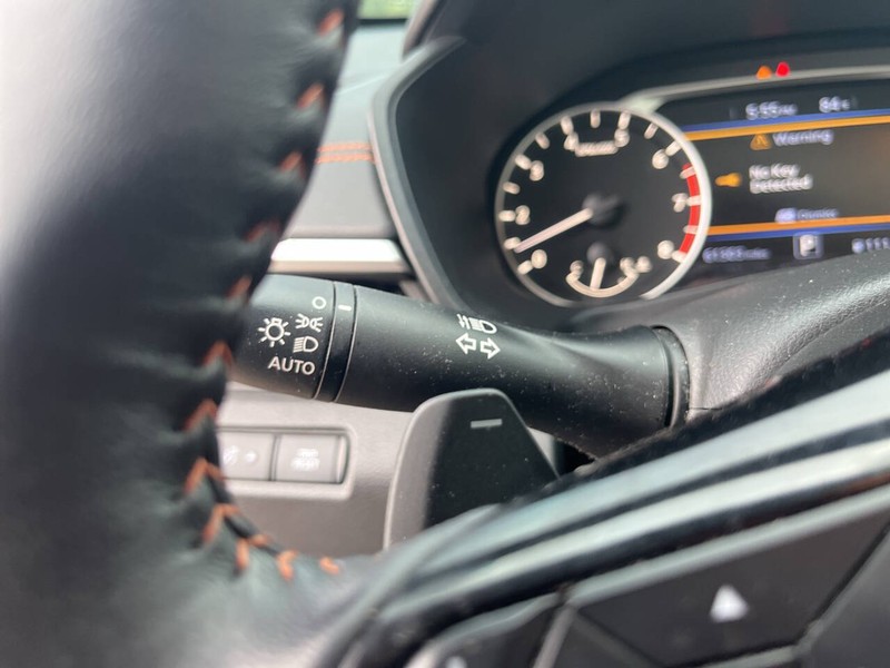 Nissan Altima Vehicle Image 11