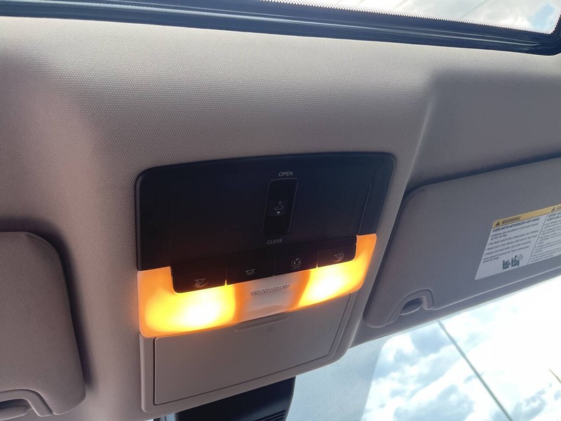 Nissan Altima Vehicle Image 17