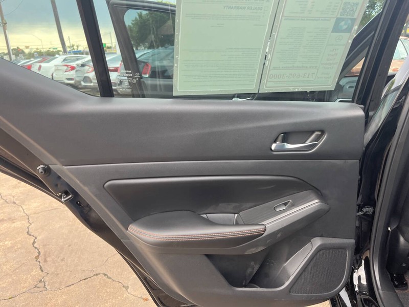 Nissan Altima Vehicle Image 20