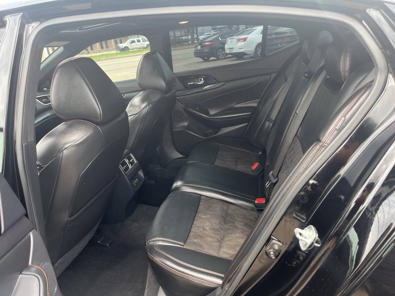Nissan Maxima Vehicle Image 19