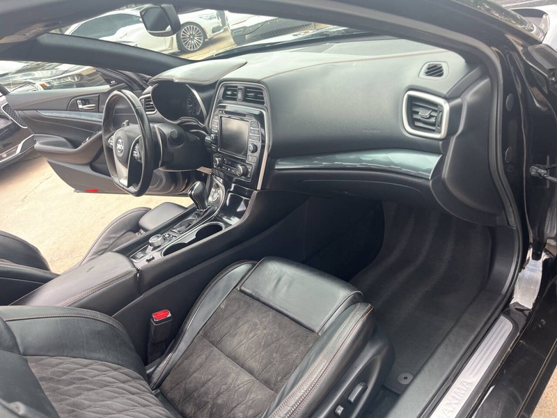 Nissan Maxima Vehicle Image 25
