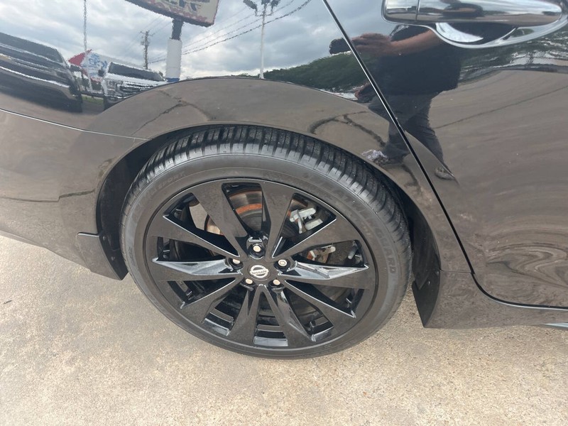 Nissan Maxima Vehicle Image 26
