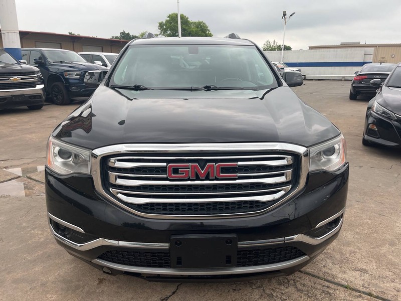 GMC Acadia Vehicle Image 02
