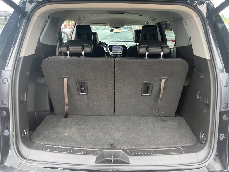 GMC Acadia Vehicle Image 18