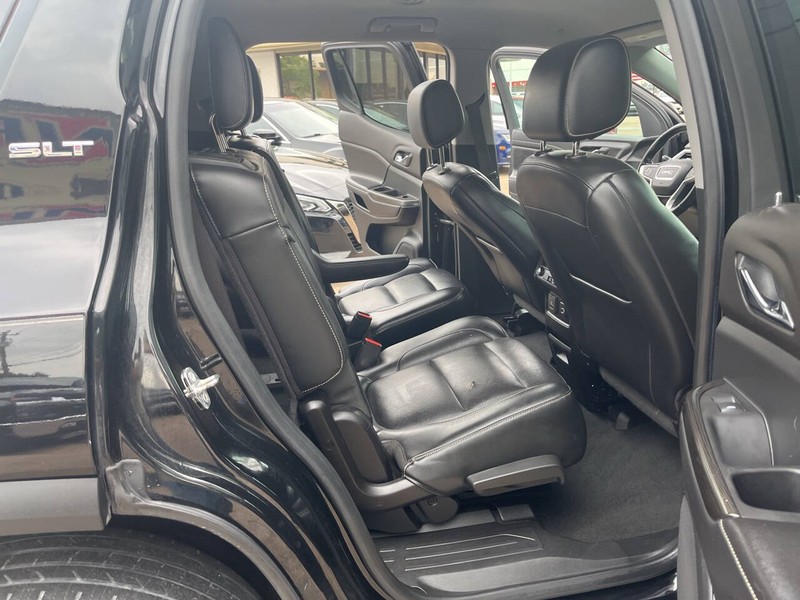 GMC Acadia Vehicle Image 19