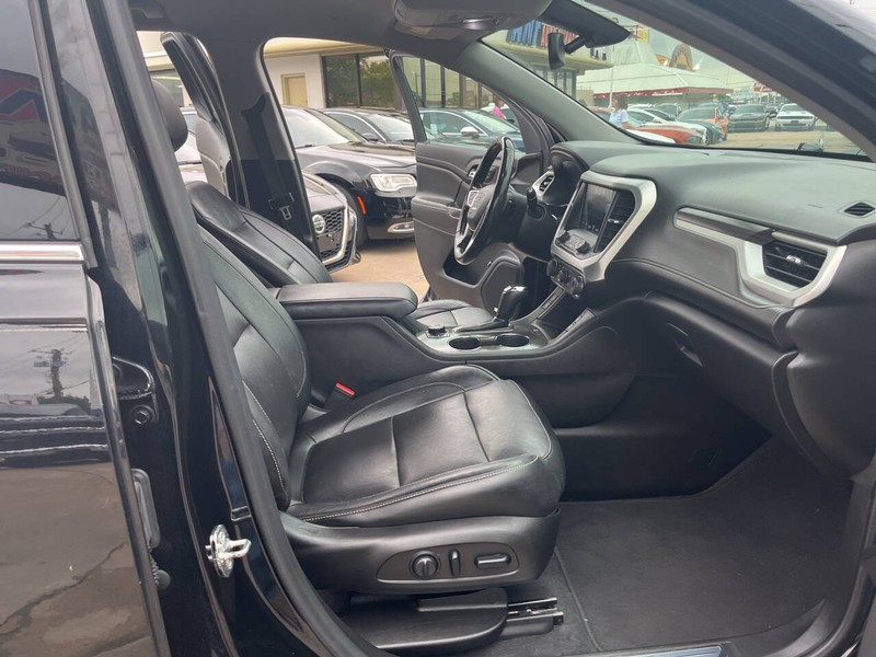 GMC Acadia Vehicle Image 20