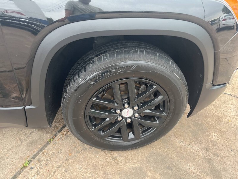 GMC Acadia Vehicle Image 21