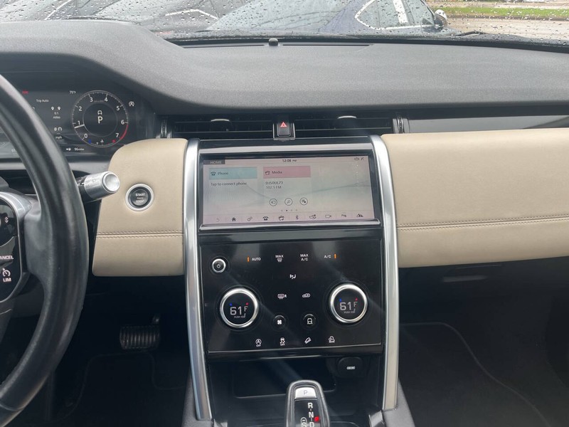 Land Rover Discovery Sport Vehicle Image 12