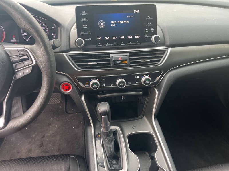 Honda Accord Vehicle Image 11