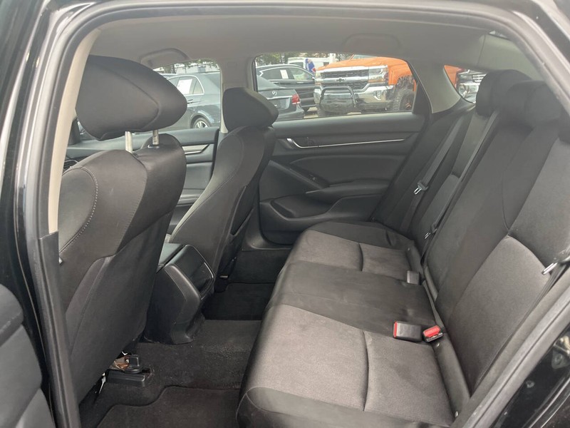 Honda Accord Vehicle Image 14