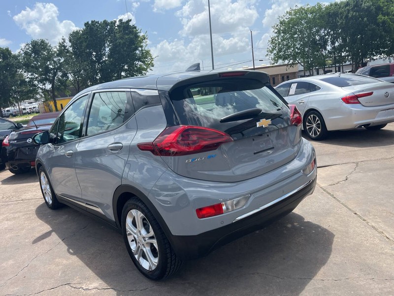 Chevrolet Bolt EV Vehicle Image 05