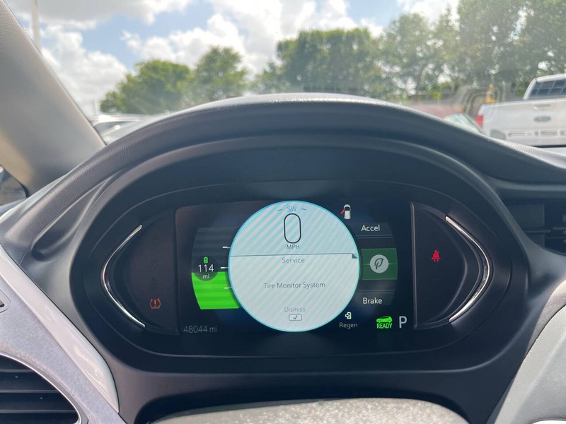 Chevrolet Bolt EV Vehicle Image 09