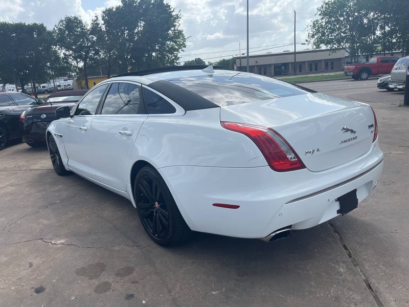 Jaguar XJL Vehicle Image 03