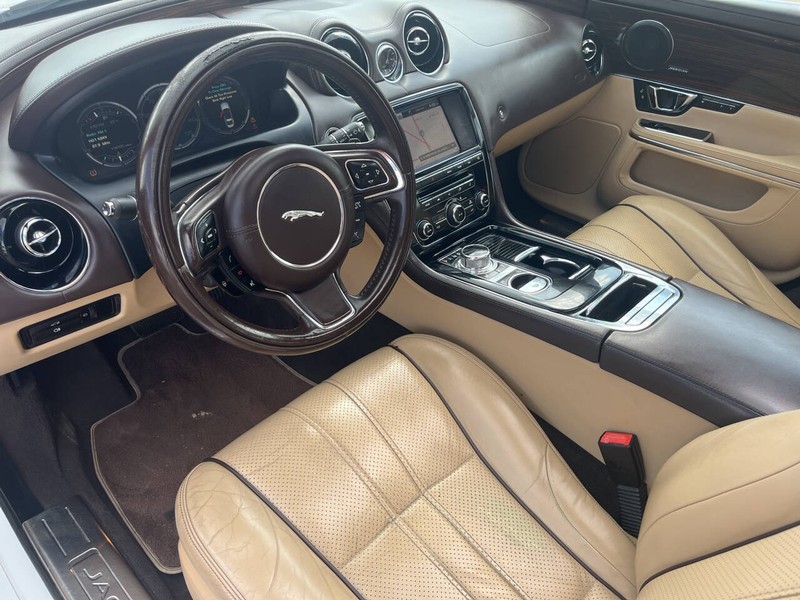 Jaguar XJL Vehicle Image 05