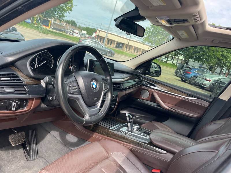BMW X5 Vehicle Image 07