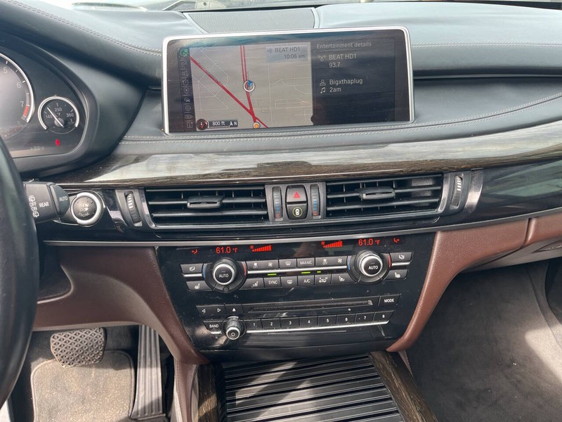 BMW X5 Vehicle Image 09