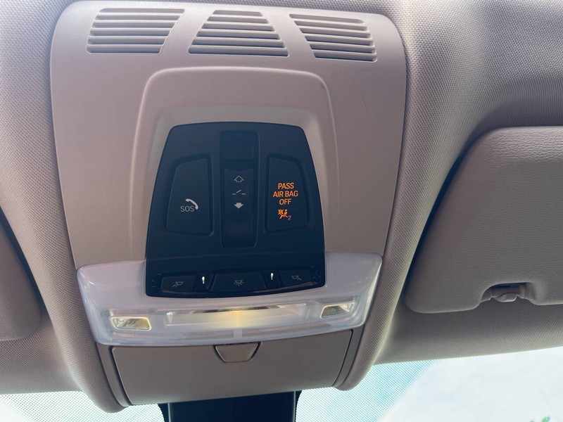 BMW X5 Vehicle Image 11