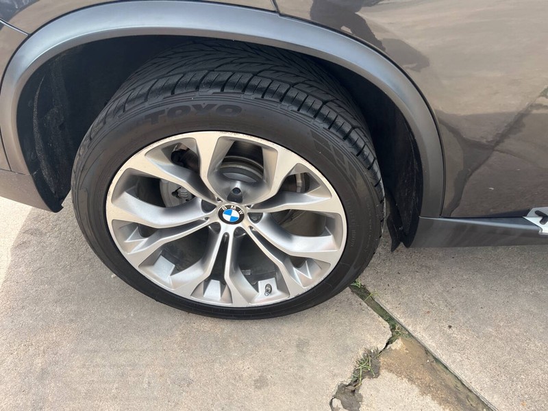 BMW X5 Vehicle Image 18