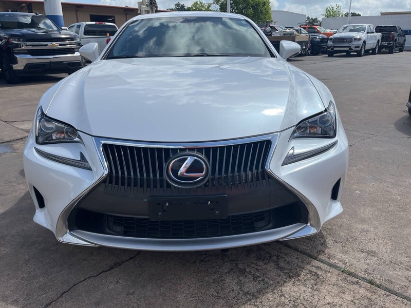 Lexus RC 200t Vehicle Image 02