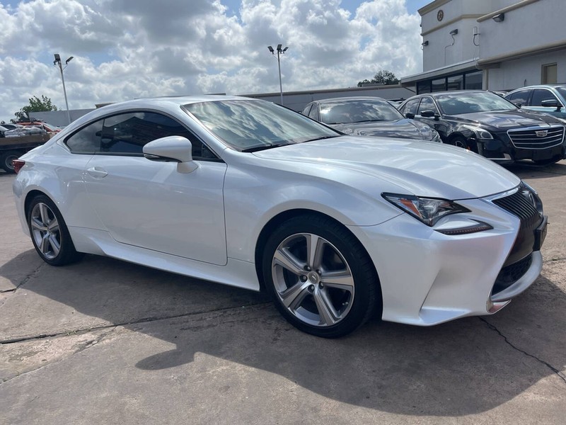 Lexus RC 200t Vehicle Image 03
