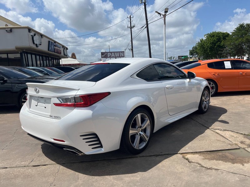 Lexus RC 200t Vehicle Image 04