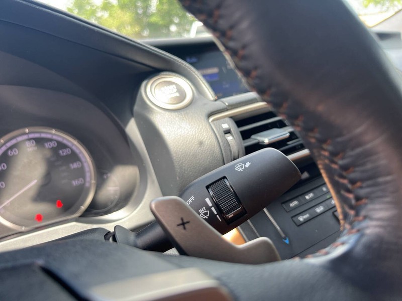 Lexus RC 200t Vehicle Image 13