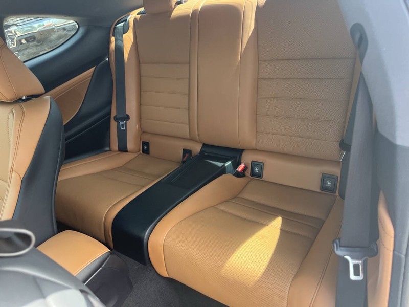 Lexus RC 200t Vehicle Image 16