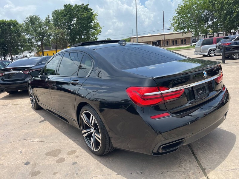 BMW 7 Series Vehicle Image 05