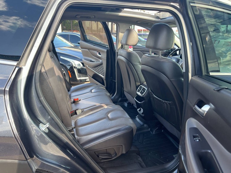 Hyundai Santa Fe Vehicle Image 21