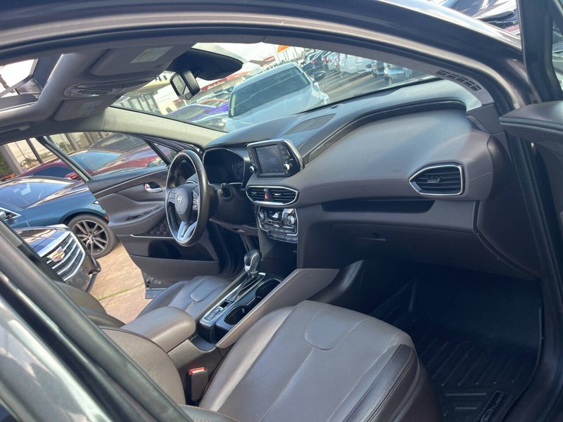 Hyundai Santa Fe Vehicle Image 24