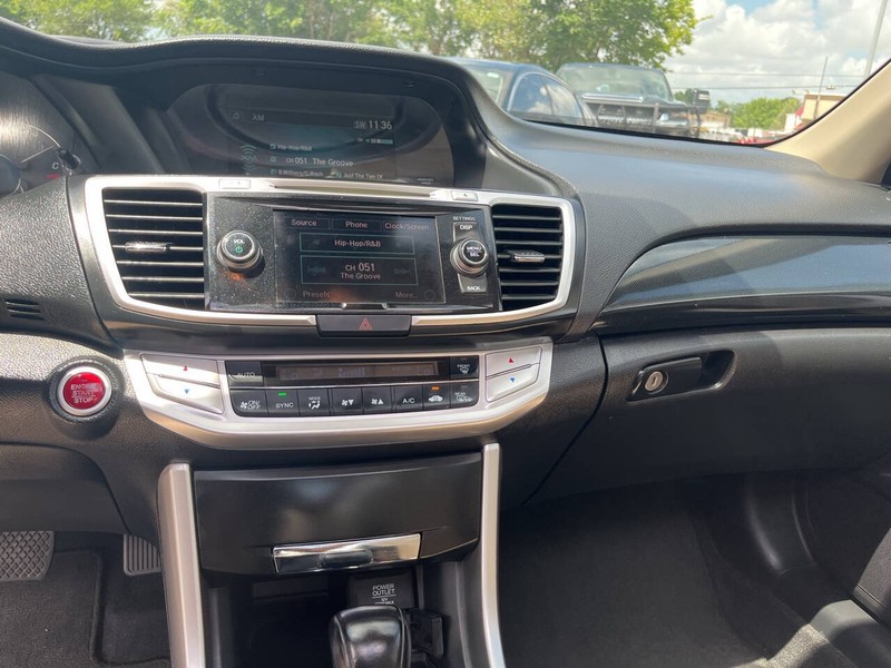 Honda Accord Vehicle Image 10