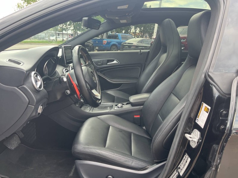 Mercedes-Benz CLA Vehicle Image 08