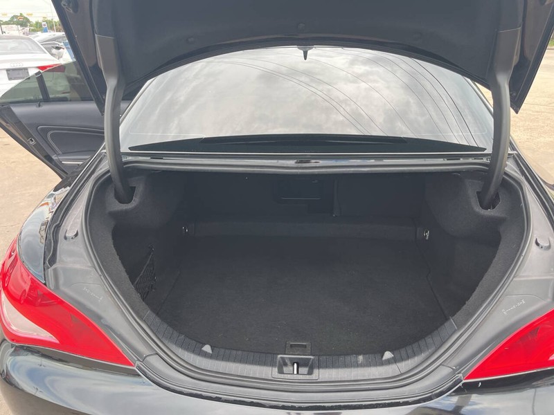Mercedes-Benz CLA Vehicle Image 15