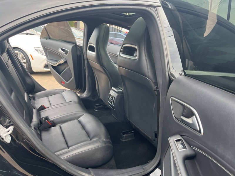 Mercedes-Benz CLA Vehicle Image 16
