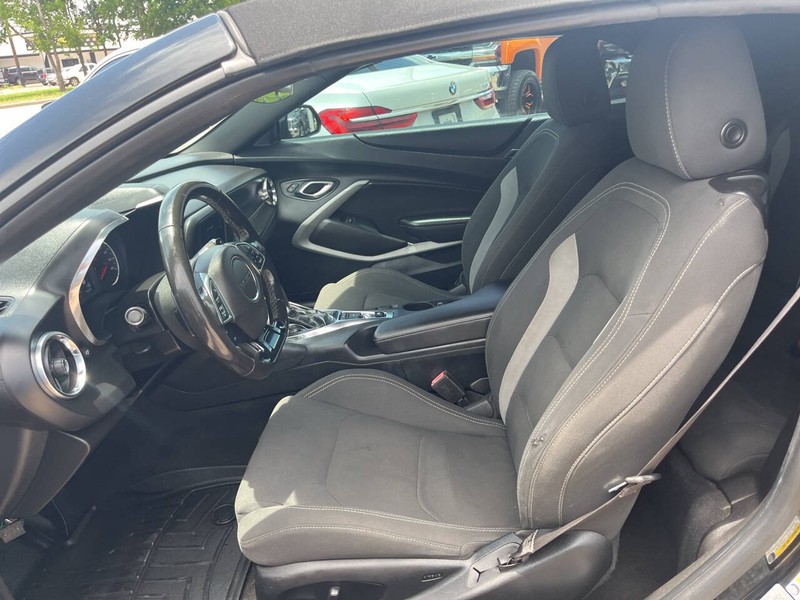 Chevrolet Camaro Vehicle Image 10