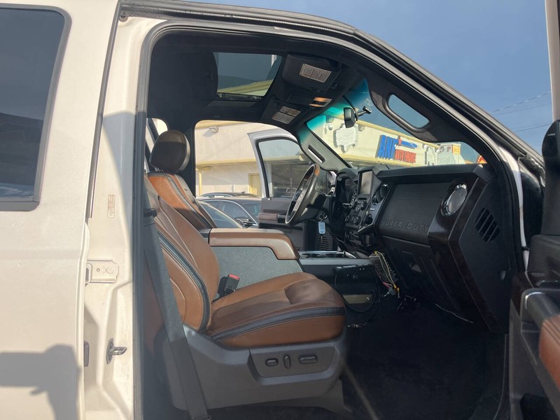 Ford Super Duty F-250 SRW Vehicle Image 25