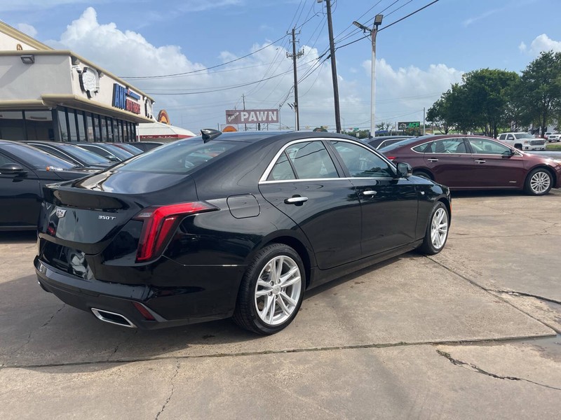 Cadillac CT4 Vehicle Image 04