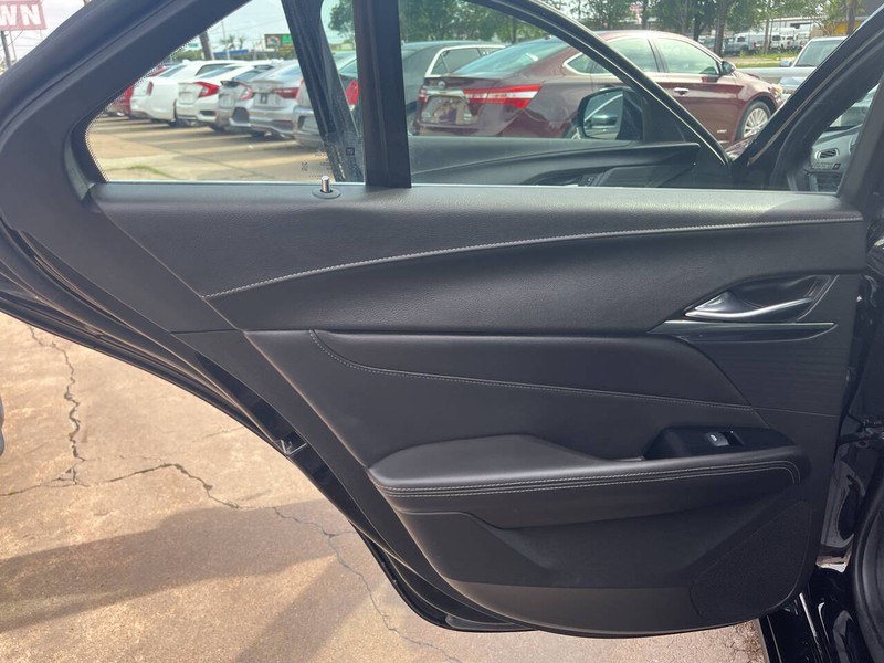 Cadillac CT4 Vehicle Image 14