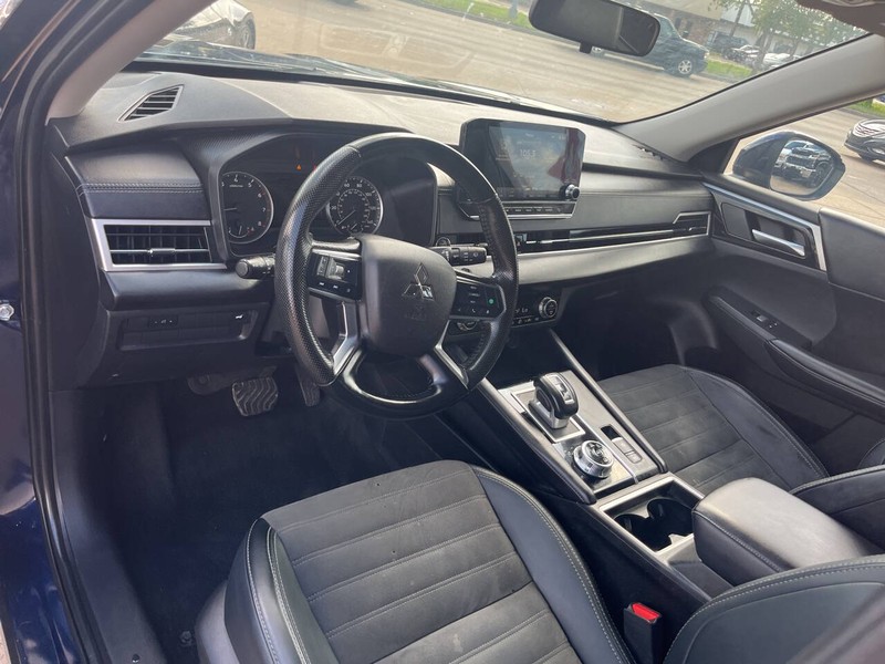 Mitsubishi Outlander Vehicle Image 07